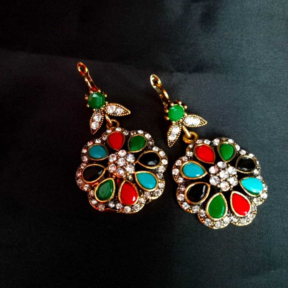 Rhinestone Cut Colored Stones Hinged Post Earring